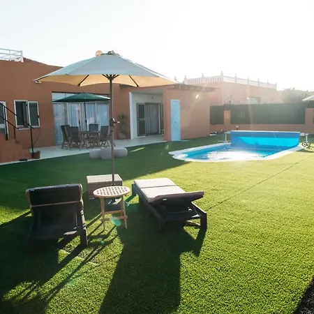 Eco White With Climatized Pool *