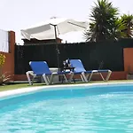 Eco White With Climatized Pool 빌라 *