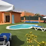 Eco White With Climatized Pool 빌라 *