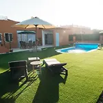 Eco White With Climatized Pool *
