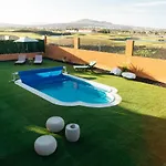 Eco White With Climatized Pool 빌라