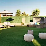 Eco White With Climatized Pool *