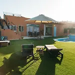 Eco White With Climatized Pool *