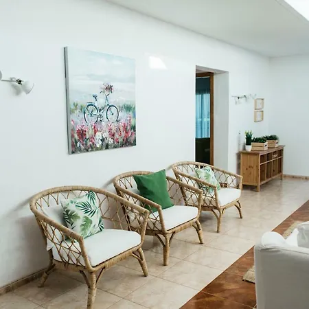 Eco White With Climatized Pool Villa *