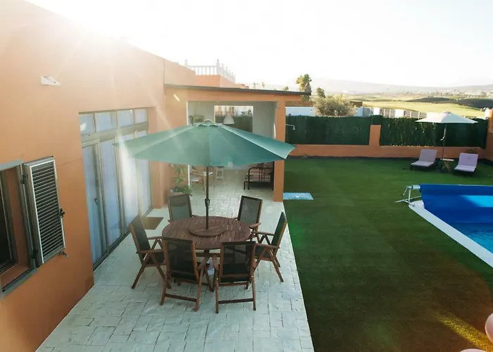 Eco White With Climatized Pool Villa *